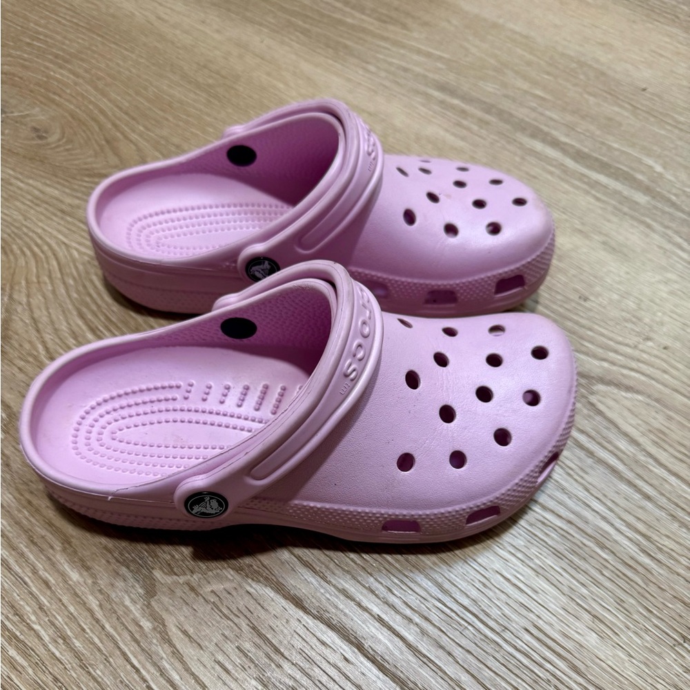 Women’s crocs